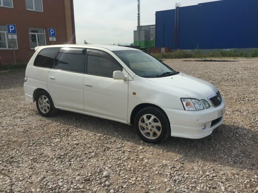 тойота гайя 2001 года