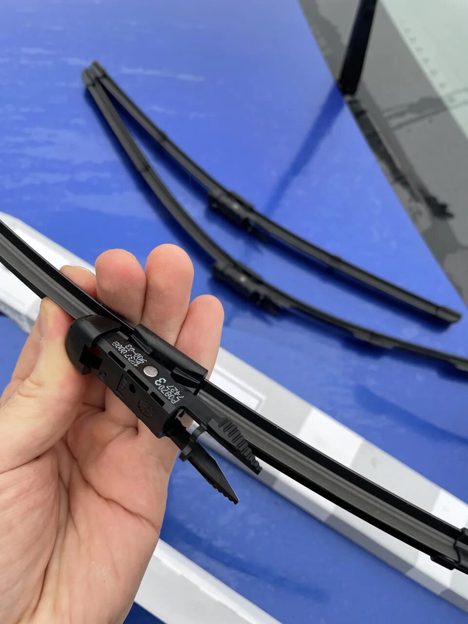 61612447932 bmw комплект щеток стеклоочистителя. Щетки стеклоочистителя bmw g30 оригинал. Щетки стеклоочистителя bmw g30 оригинал. Дворники бмв g30. Bmw 61612447932.