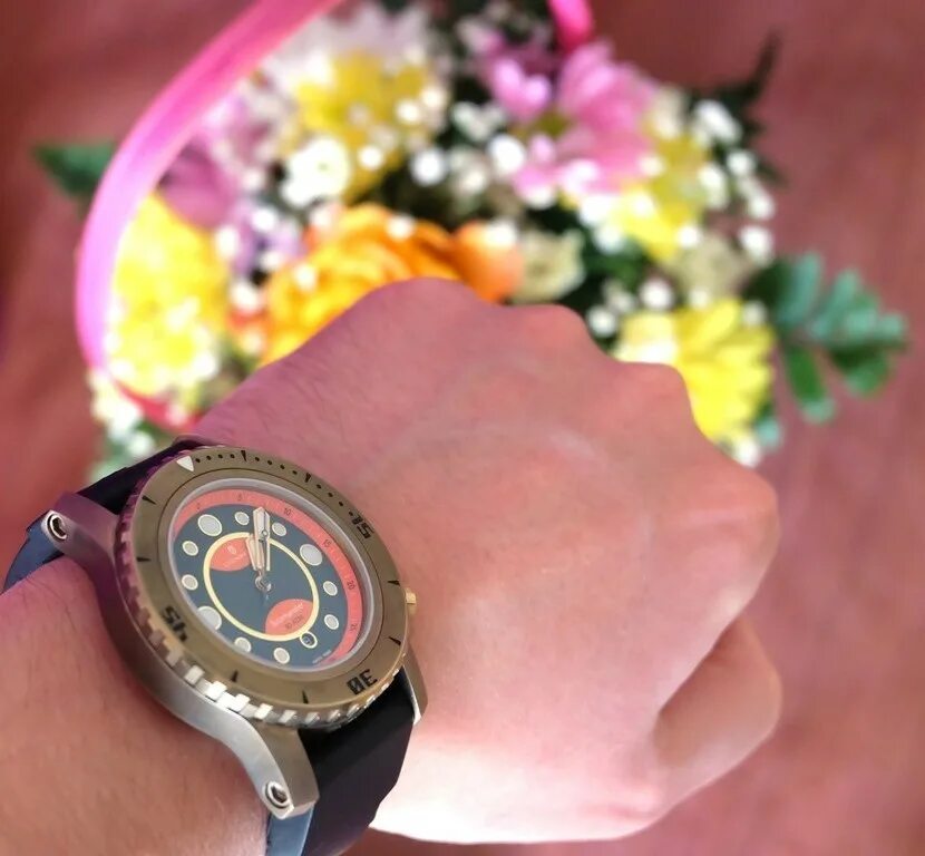 часы путина blancpain aqualung. какие часы носят чеченцы. женская рука с часами. часы путина patek philippe. элегантные женские часы наручные.