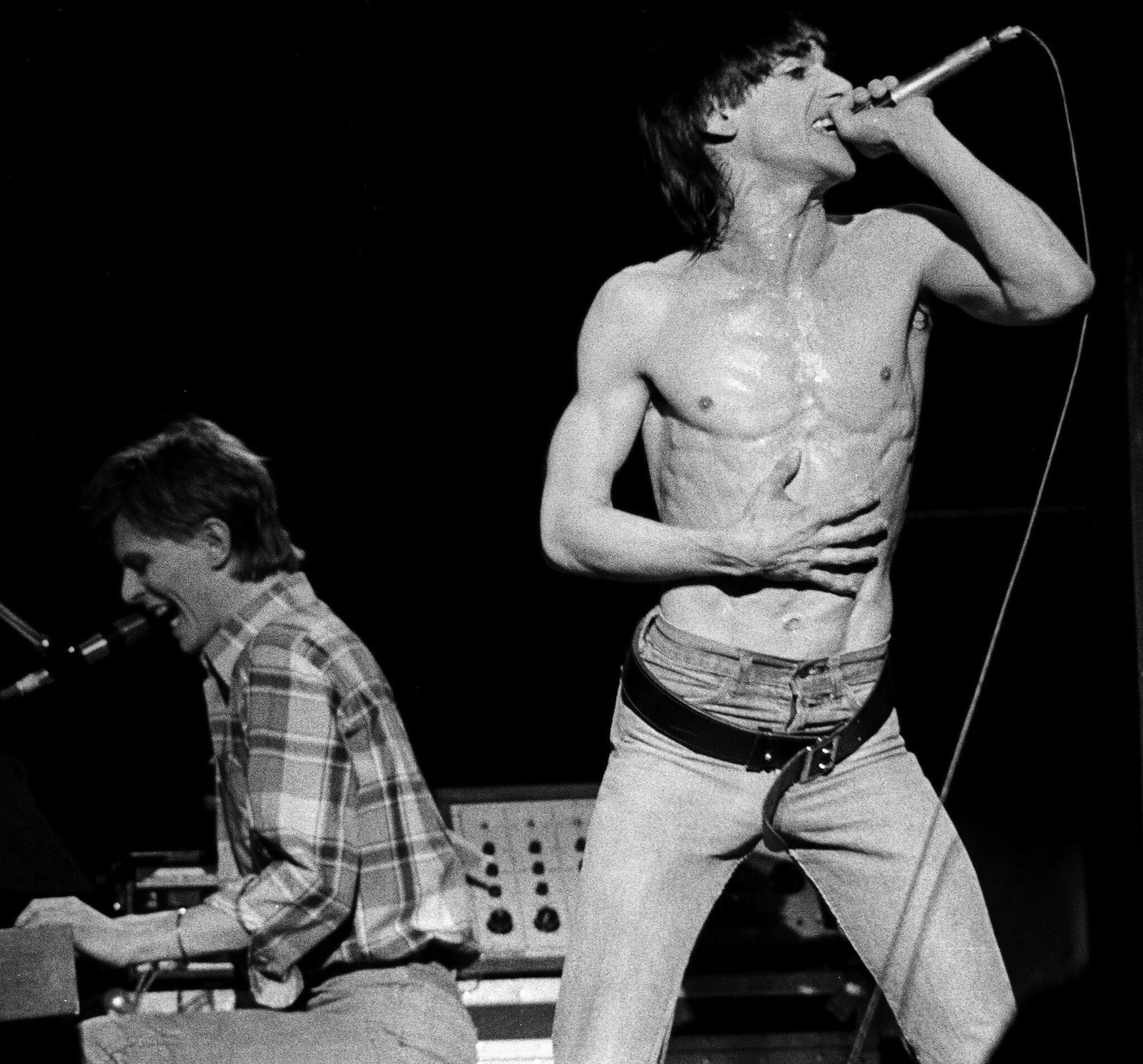 Игги поп и дэвид боуи. Боуи и игги поп. david bowie и игги поп. david bowie and iggy pop. iggy pop bowie.