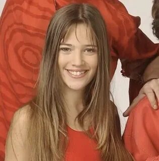 Жалаңаш Миа Колуччи