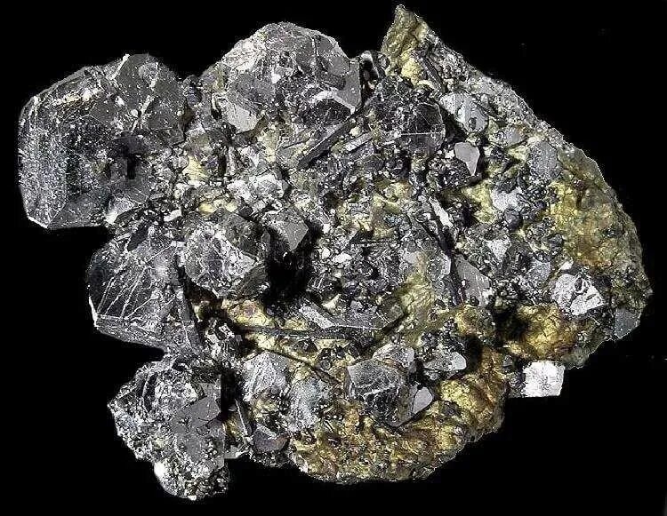 Самородное серебро минерал. Ферроплатина минерал. Самородок платины. Палладистая платина минерал. Самая богатая руда