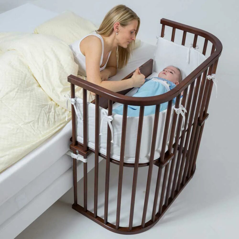 Прикроватная кроватка для малыша. Колыбель nuovita accanto rosa. Приставная кроватка chicco next2me. Babybay maxi. Детская приставная колыбель.