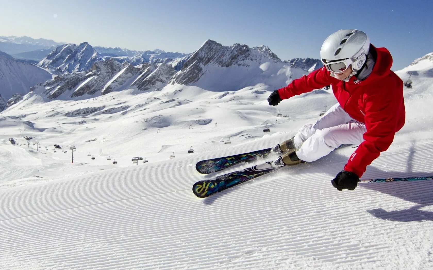 Горные лыжи к2 олмаунтин. Карвинговые горные лыжи. Катание на горных лыжах. Зимний спорт. Фото skiing