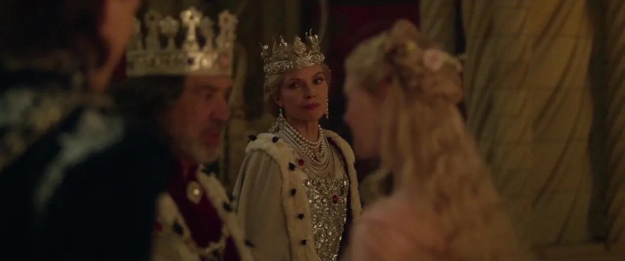 анджелина джоли малефисента владычица тьмы. фильм малефисента 2 владычица тьмы. малефисента 2 владычица тьмы фильм 2019. малефисента владычица тьмы 2019. малефисента владычица тьмы мишель пфайффер.