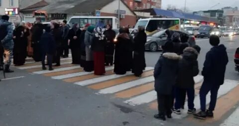 Родственники задержанных
