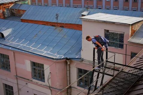 Лажу по крышам