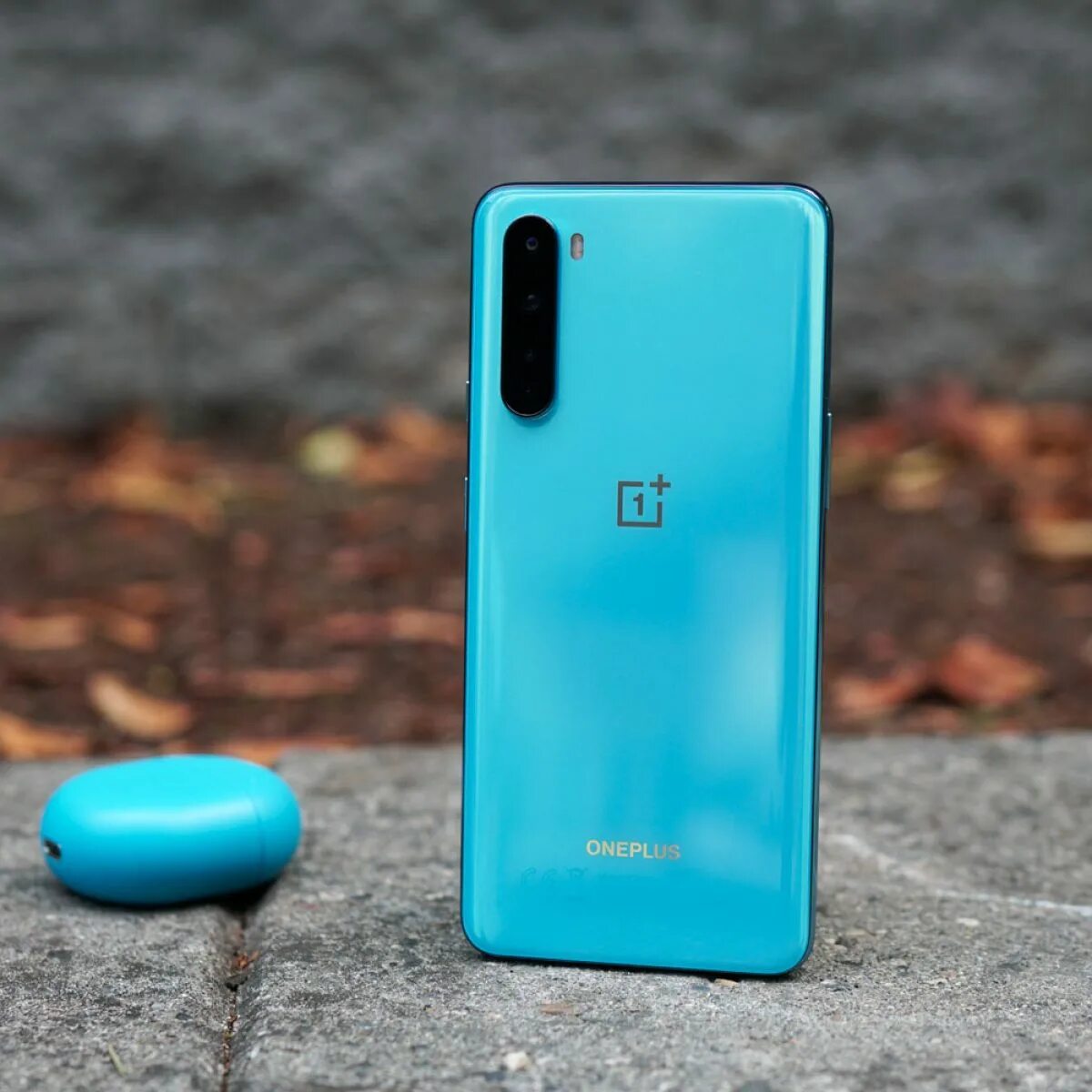 Oneplus nord 2t 5g. Смартфон с самыми тонкими рамками 2022. One plus nord 5g. Oneplus 9r. Oneplus nord 5g.