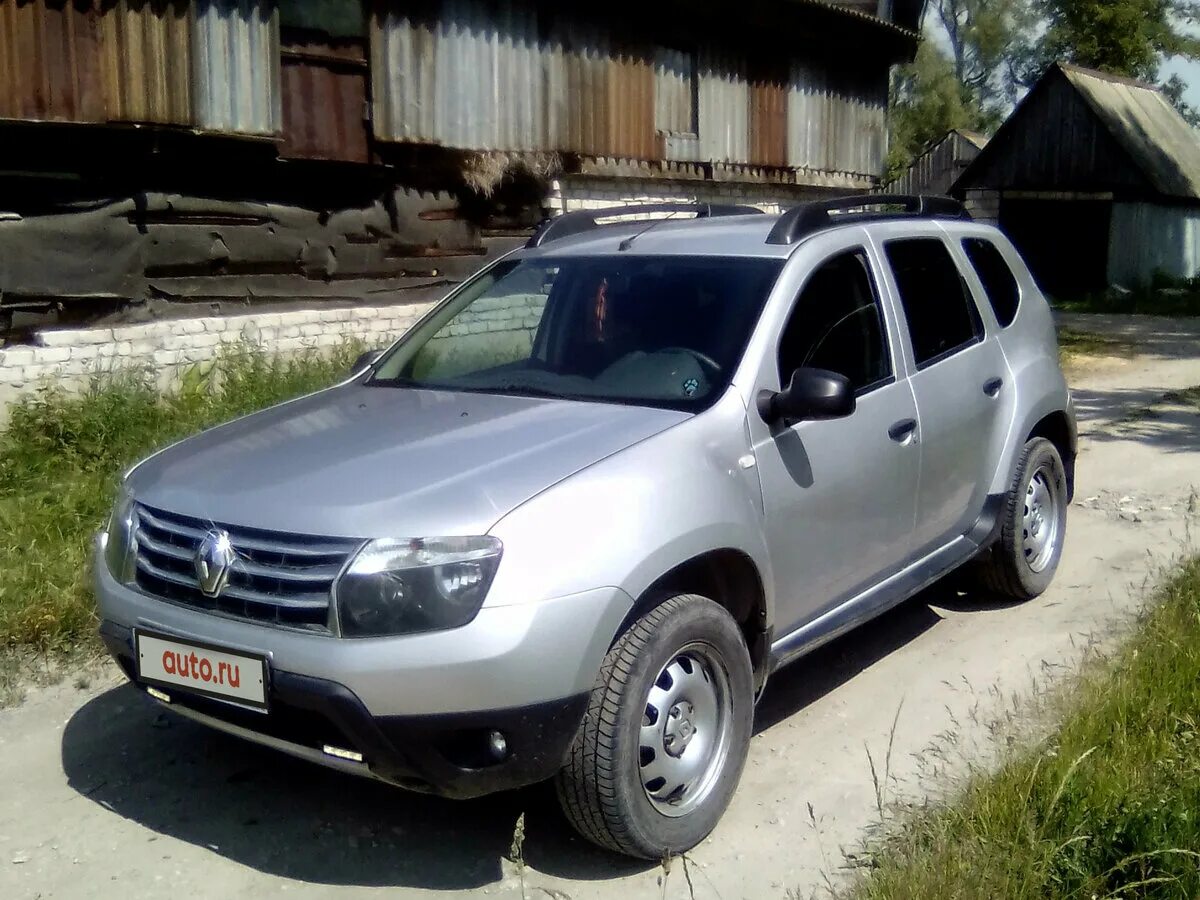 Купить рено череповец. Renault Duster серебристый. Рено Дастер серебристый металлик. Renault Duster серый 2012. Рено Дастер 2010 серебристый.