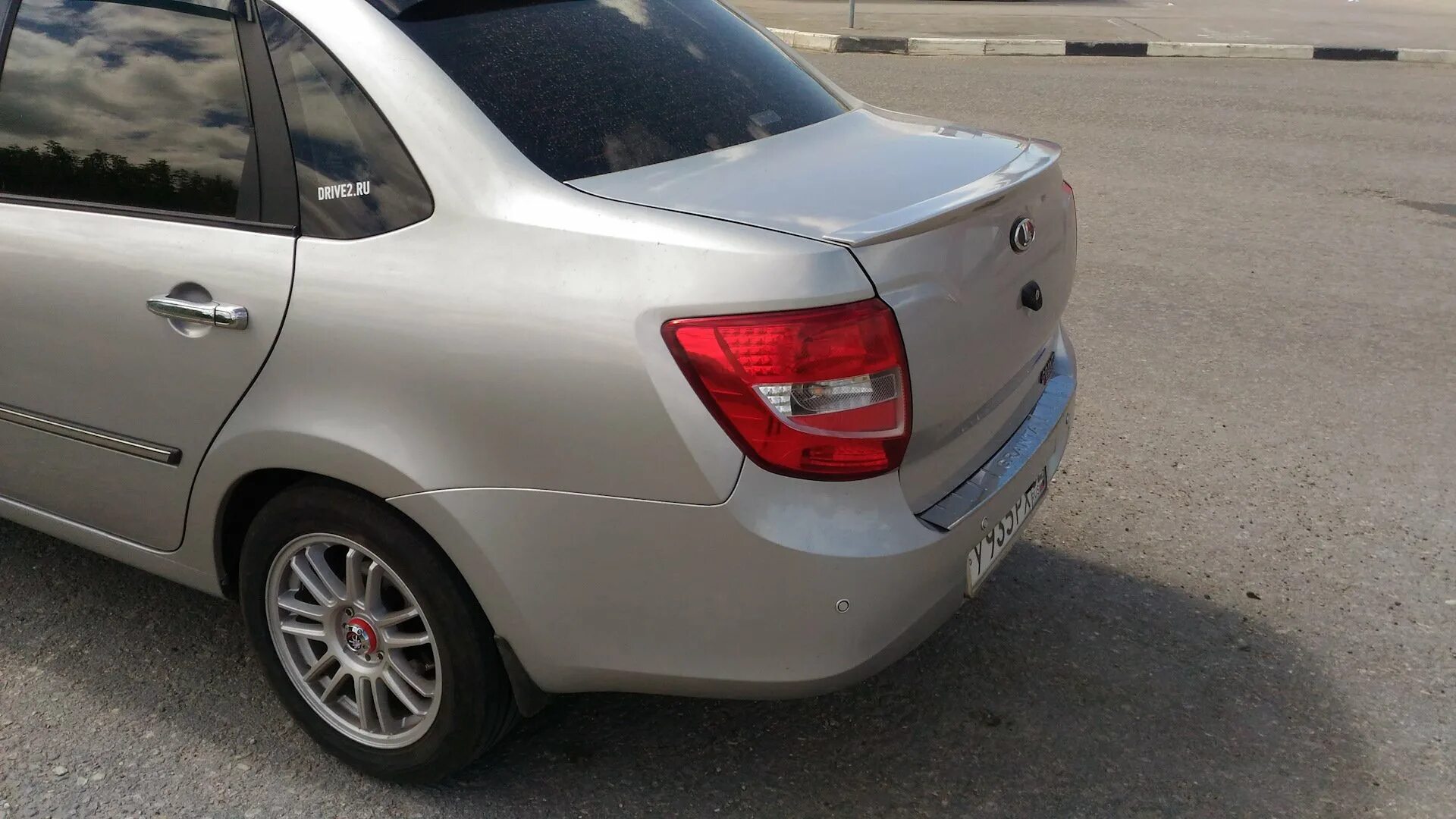 Спойлер гранта спорт. Лип спойлер Гранта фл седан. Гранта фл кориандр лип спойлер.