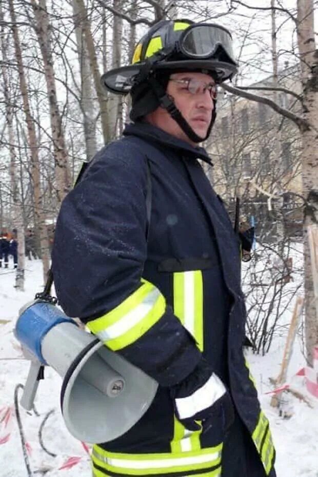 Пожар на павла усова 11 архангельск. Служба спасения имени поливаного. Служба спасения поливаного. Служба спасения поливаного. Спасательная служба поливаного.