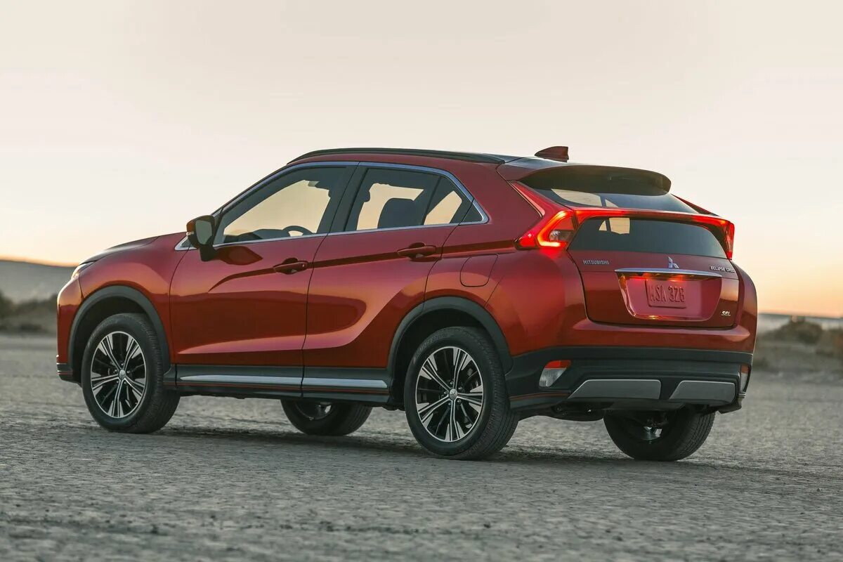 Мицубиси храндер кросс. Mitsubishi Eclipse Cross 2018. Mitsubishi Eclipse Cross 2020. Мицубиси Eclipse Cross 2021. Mitsubishi Eclipse Cross 2017.