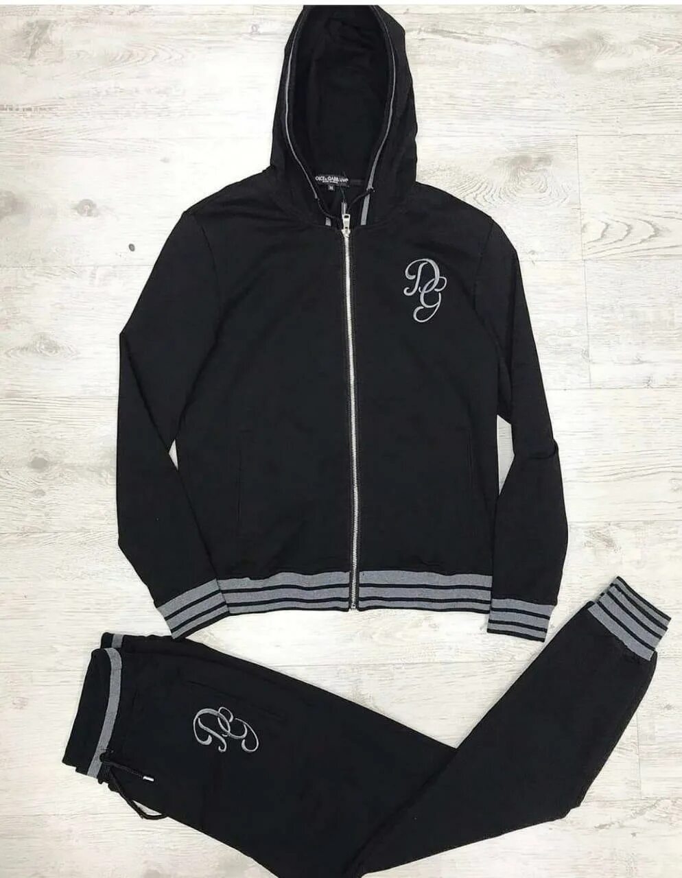 спортивный костюм дольче габбана. костюм дольче габбана женские. костюм дольче габбана мужской спортивный черный. спортивный костюм дольче. спортивный костюм дольче габбана мужской.