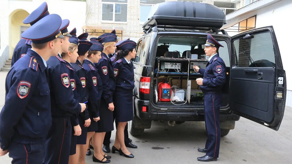 Почему так много полиции сегодня