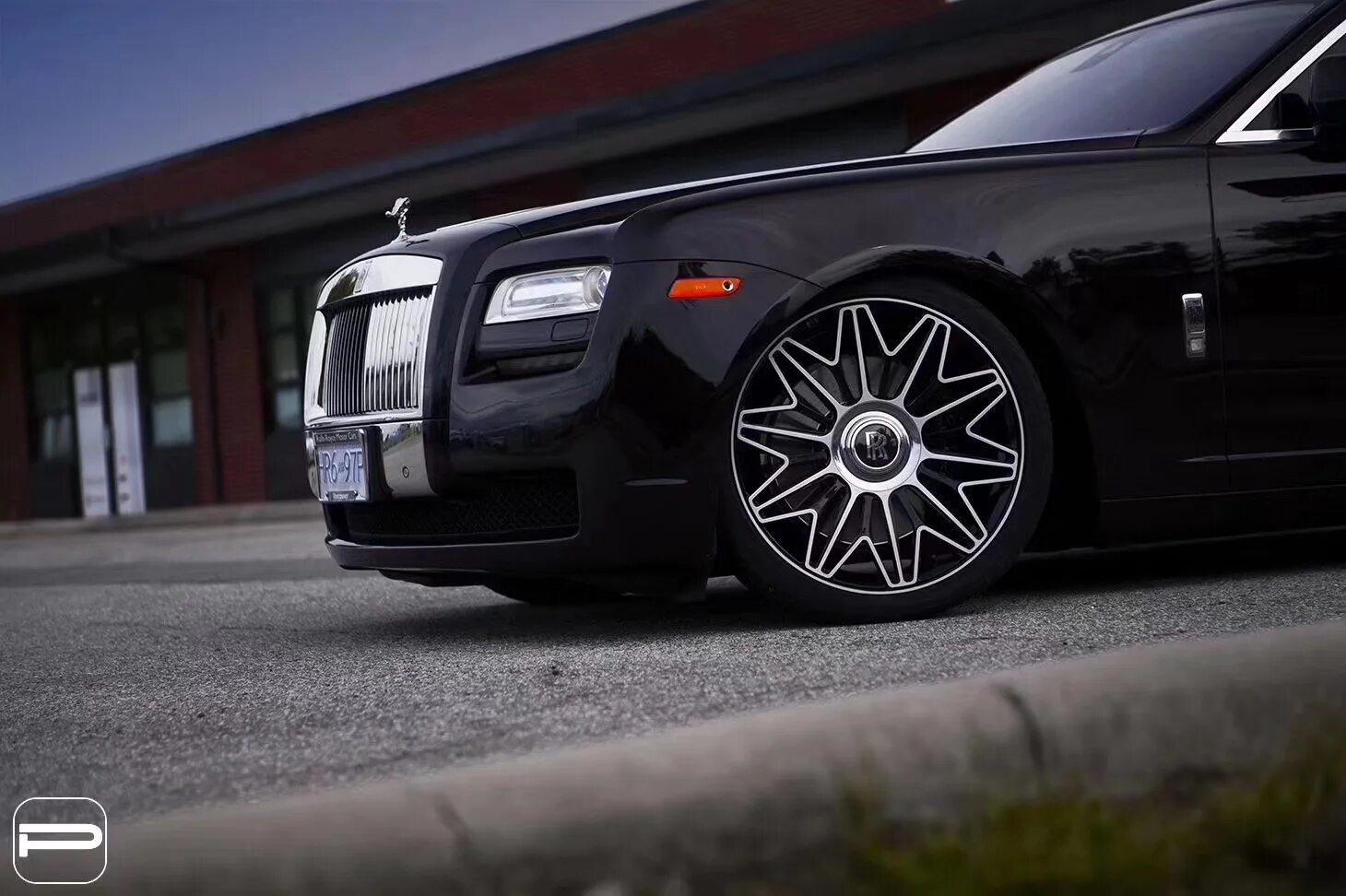 Колесо rolls. Rolls-Royce Cullinan диски Forged. Pur rs37.v2. Диски Rolls Royce r17. Rolls Royce Ghost Wheels Black.