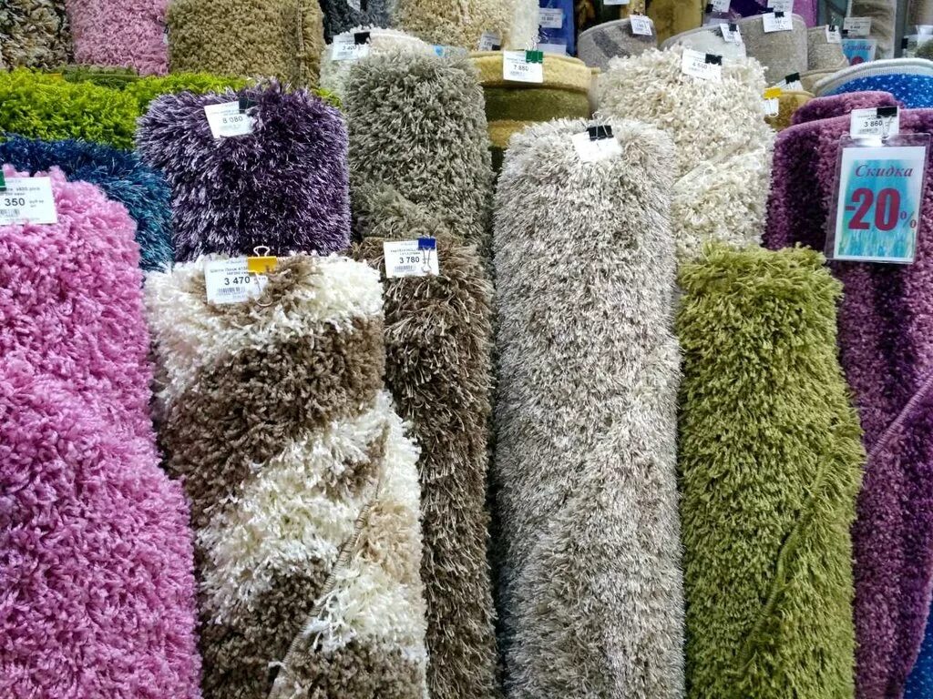 Где купить коврове. Ковры ассортимент. Ковры на рынке. Ассортимент ковров. Ковры на Сенном рынке.