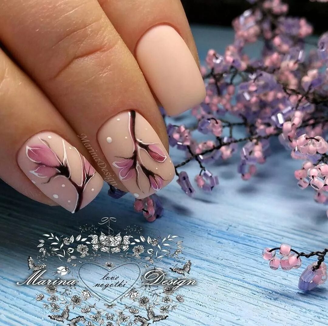 Сакура дизайн. Цветы на ногтях. Маникюр с цветами. Красивые маникур с цветочками. Весенние ногти.
