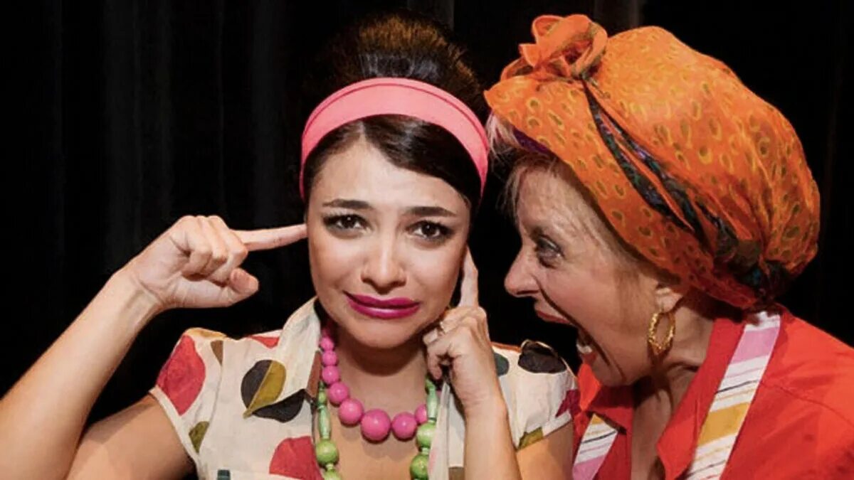 Невестка и свекровь чурикова. Свекровь и невестка. свекровь и сноха. свекрови узбекистана. снохи узбечки.