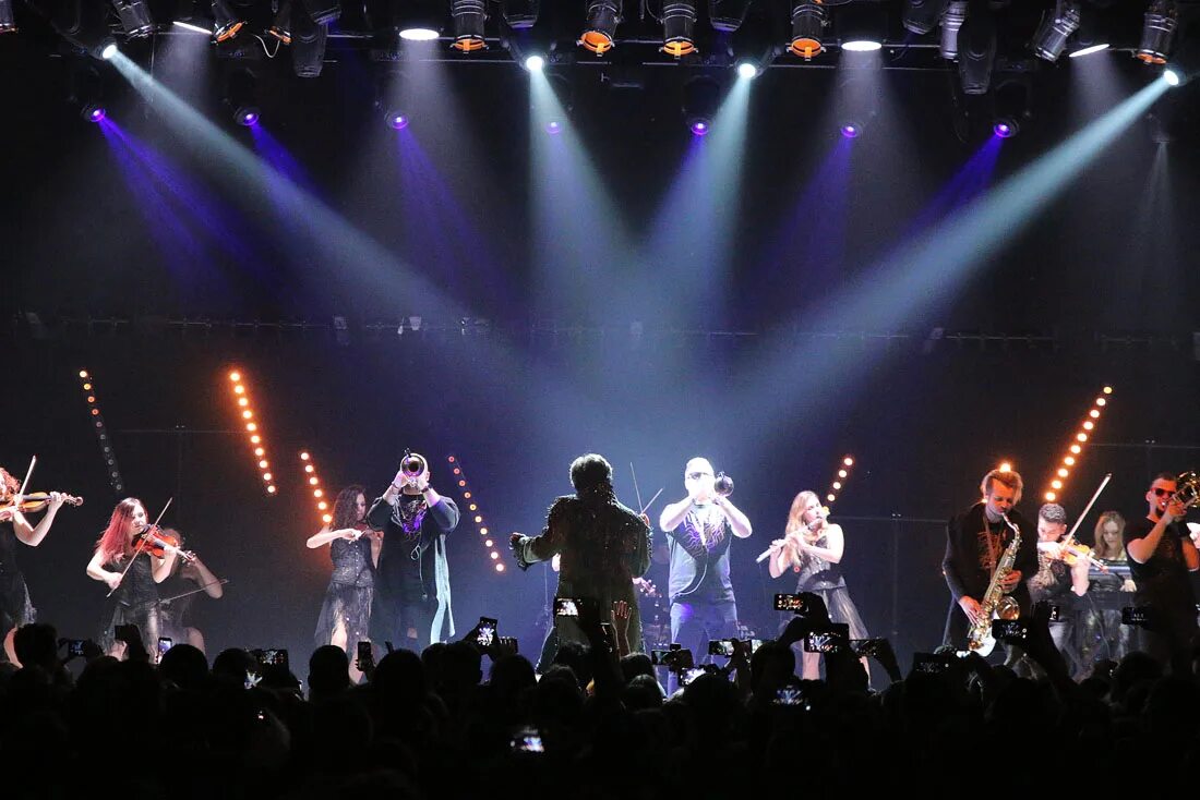 Группа concord orchestra. Конкорд оркестра дирижер фабио пирола. Симфонический рок оркестр concord orchestra. Concord orchestra симфонические рок-хиты. Concord orchestra.