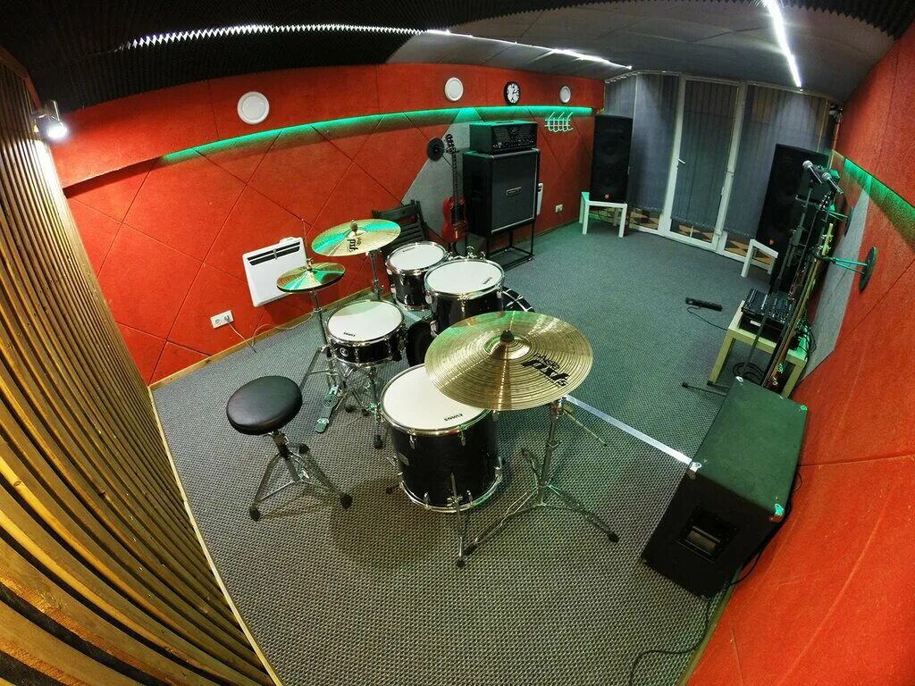 Under the ground репетиционная база. реп база. Hendrix studio. хендрикс студио 1905. реп база хендрикс.