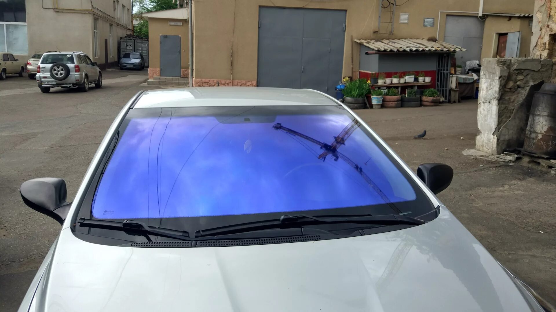 Атермалка Hyundai Accent. Ветровое стекло цветная пленка
