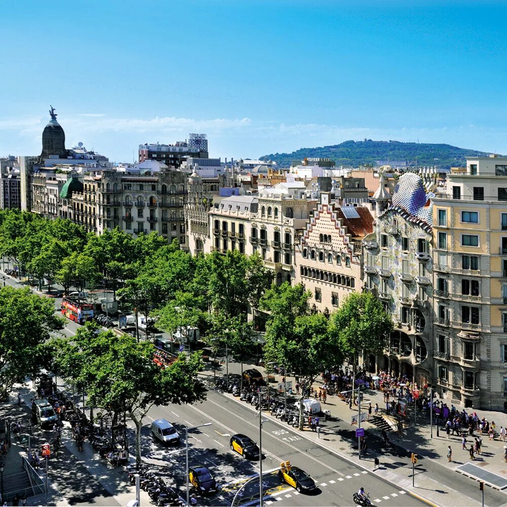 Сколько живет в испании. Passeig de Gracia Барселона. Мадрид и Барселона города. Пасео де Грасия. Пасео де Грасиа в Барселоне, Испания.