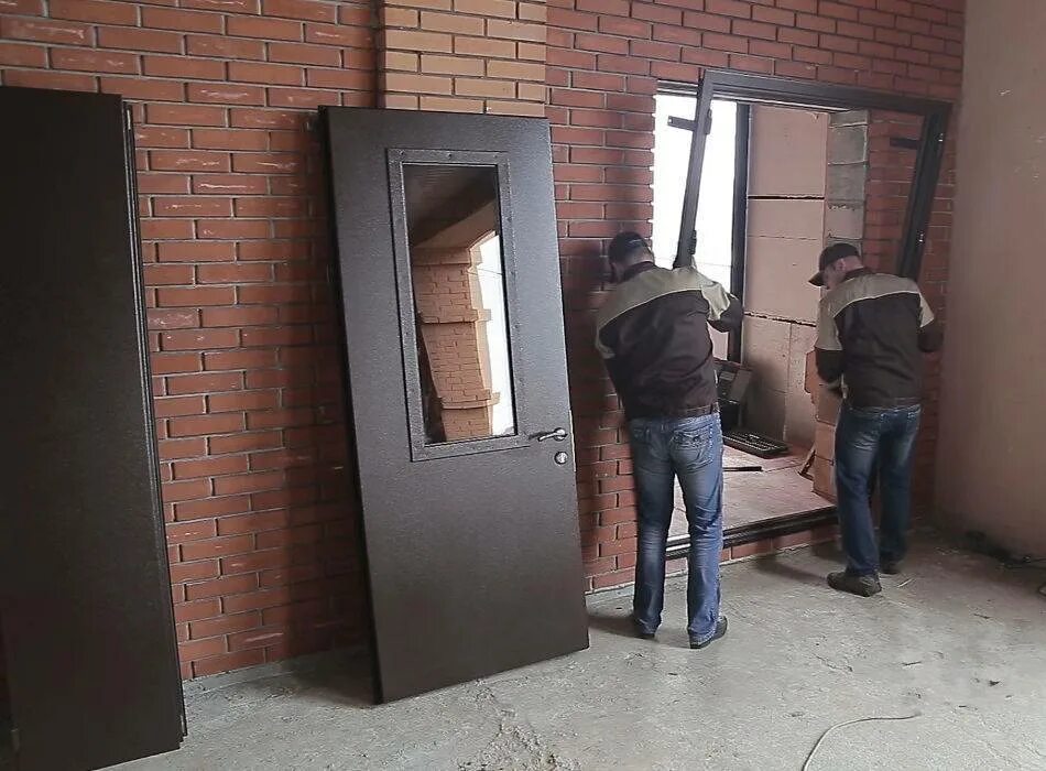Поставить входную металлическую