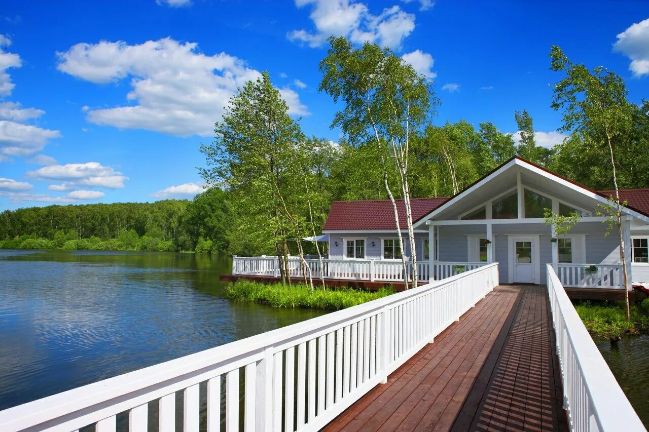 Трувиль дом на озере. Экоотель «изумрудный лес». Озеро растанное приозерский район. Комарово (санкт-петербург). Первая линия озеро.