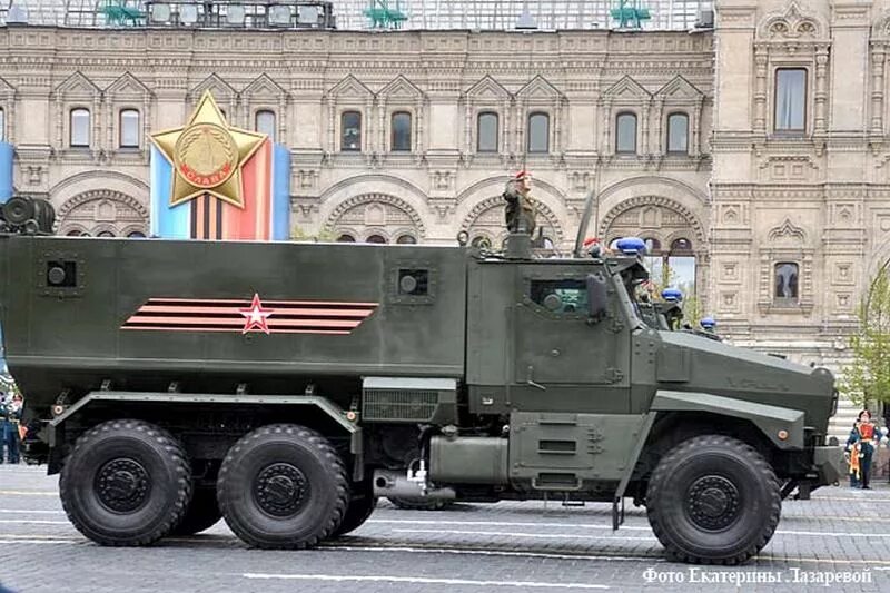 Российские автомобильные войска. День военного автомобилис. Автомобильные войска. Машины урал колонна. Автомобильные войска.
