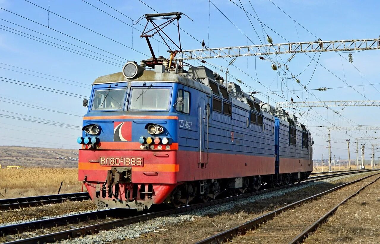 Электровоз класс. Вл80 электровоз. Вл80с вл80т. Электровоз вл80с синий. Электровоз вл 80 сбоку.