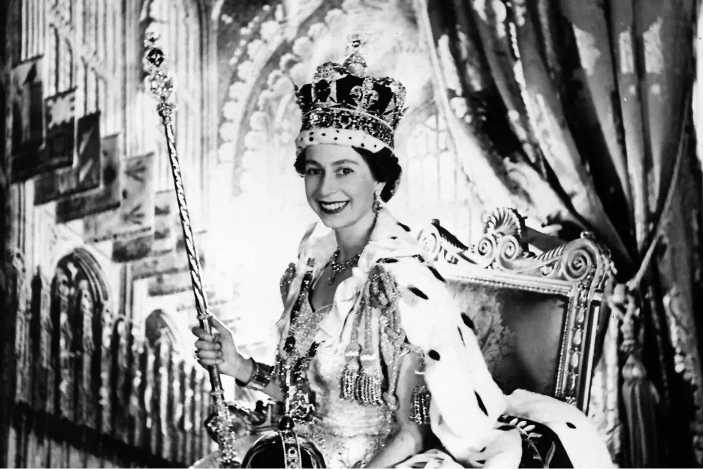 Взойти на престол. Коронация Елизаветы 2. Елизавета 2 Королева Англии коронация. Королева Елизавета 2 в молодости коронация. Елизавета 2 в молодости коронация.