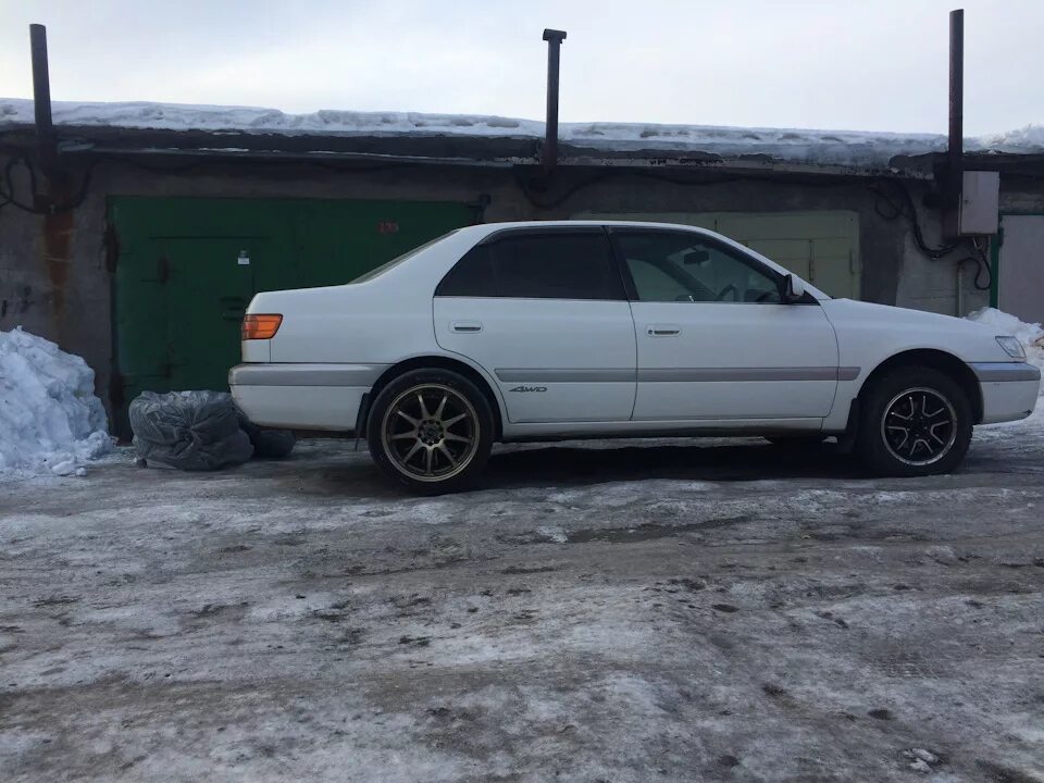 Toyota corona колеса. Тойота корона премио r16. Toyota corona premio на 17 дисках. Toyota premio r-18. Toyota corona premio диски.