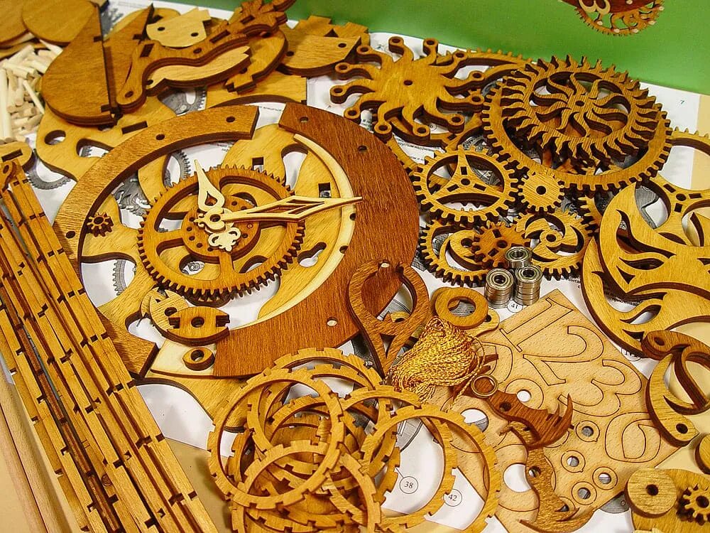 Набор для сборки часов. Деревянные часы. Деревянные механизмы. Часы с механизмом из дерева. Механические деревянные часы.
