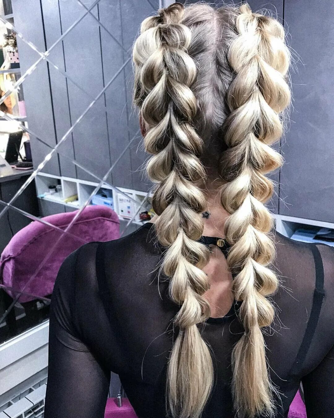 сонник заплетать волосы в косу. как заплести непослушные волосы. длинные косы. девушка с косами. заплести косу.