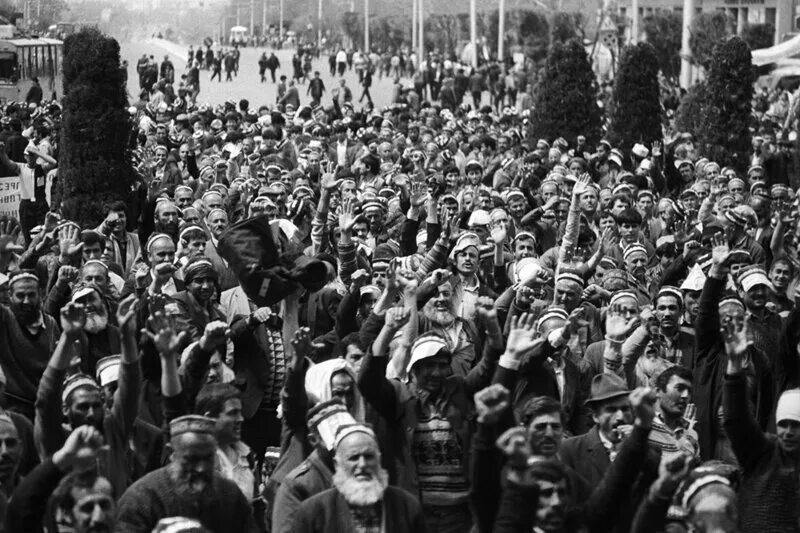 1989 год какие события. Сахаров на съезде народных депутатов 1989. Ферганские погромы кратко. 1989 год какие события. Съезд народных депутатов 1989 ельцин.