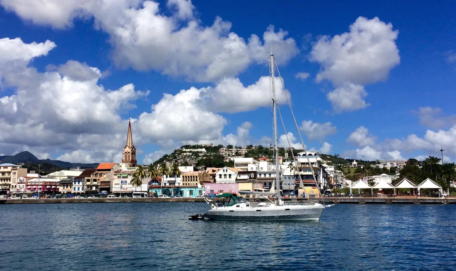 Фор де франс фото. Фор де франс мартиника где находится. Порт де франс мартиника. Порт де франс мартиника. Форт де франс мартиника.