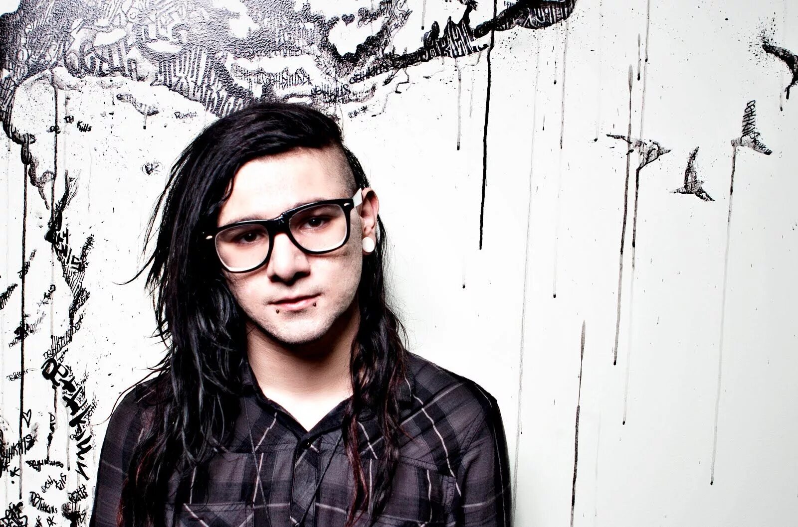 Скриллекс песни. Skrillex 2022. Skrillex 2007. Со́нни Джон Мур. Skrillex 2012.