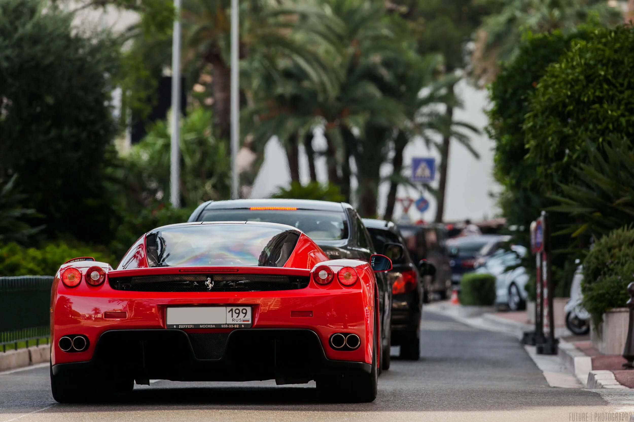 Car s outside. Феррари в клипе солнце Монако. Car on the Street Italia Ferrari. Феррари обои на телефон Монако. Красная машина на фоне Монако фото.