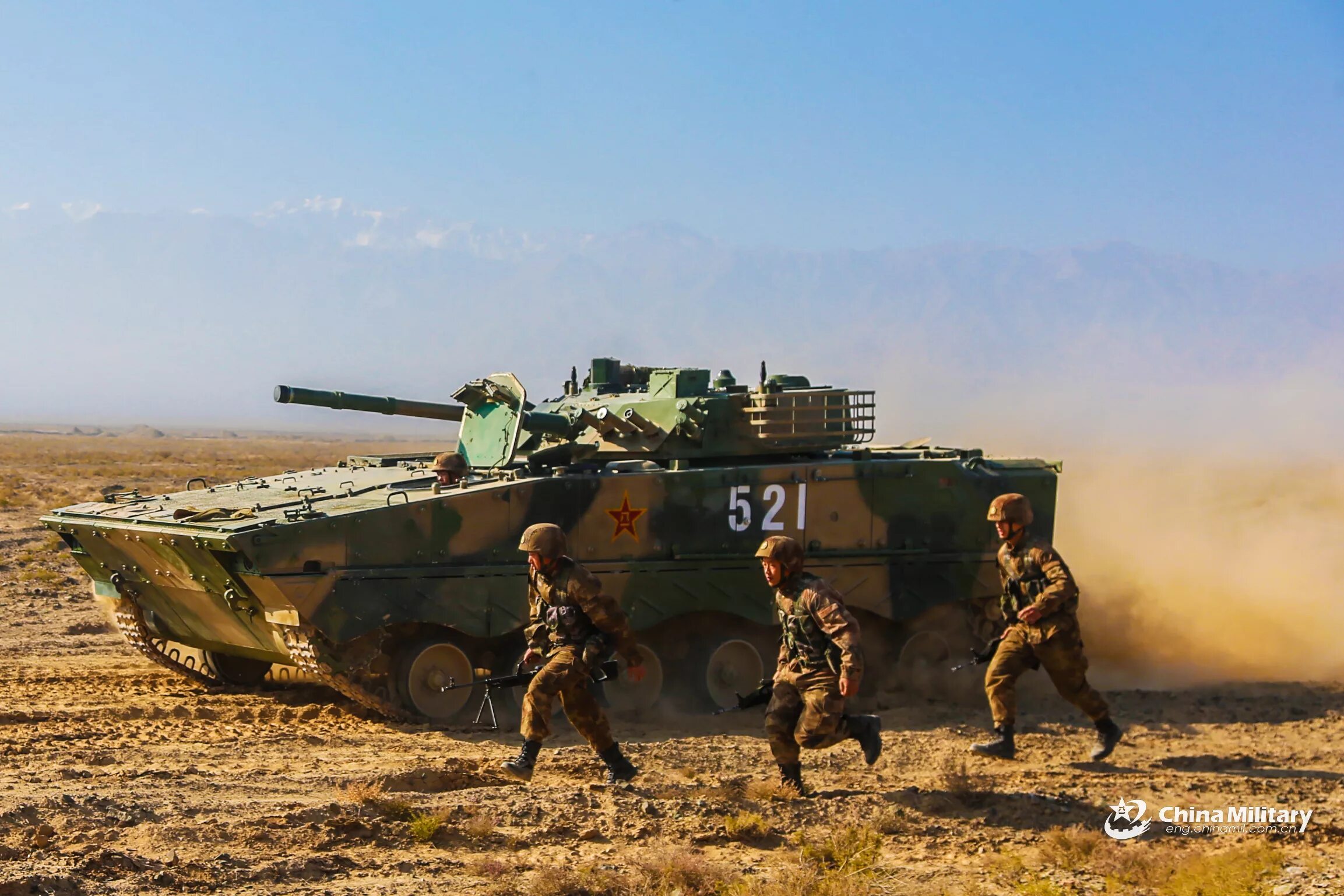 Бмп в наступлении. Бмп в наступлении. Бмп в наступлении. Предбоевой порядок мотострелкового взвода схема. Бмп в наступлении.