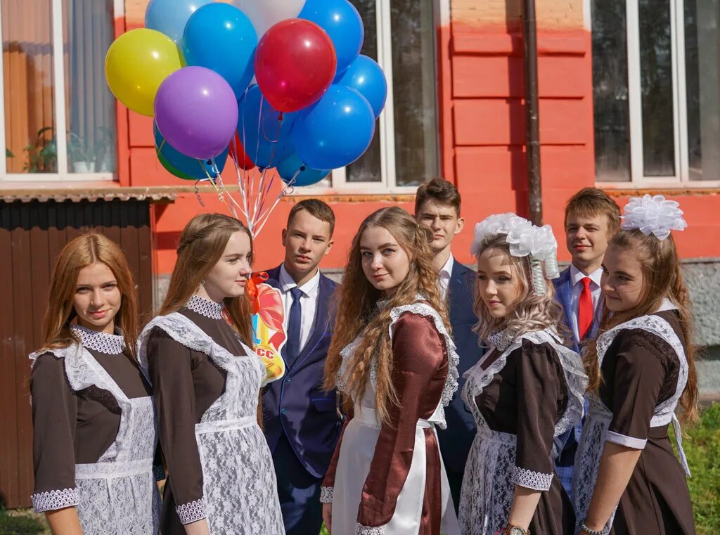 Школа 8 клинцы. 9 школа город клинцы. клинцы брянская область школа 3 учителя. город клинцы школа 1. школа 4 клинцы брянская область.