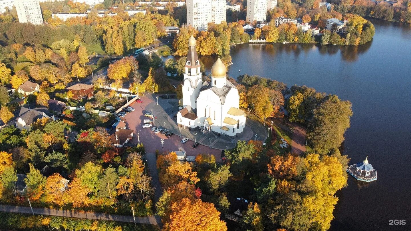 Сестрорецк куда сходить. Петропавловская церковь сестрорецк. церковь в сестрорецке.