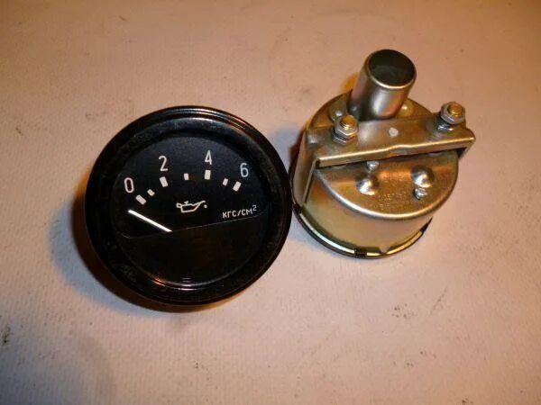 3307 датчик давления масла механический. 387-78 указатель давления масла 0-10 камаз. Указатель давления масла ук138 700. Указатель давления масла маз ук130. Указатель давления масла уаз 469.