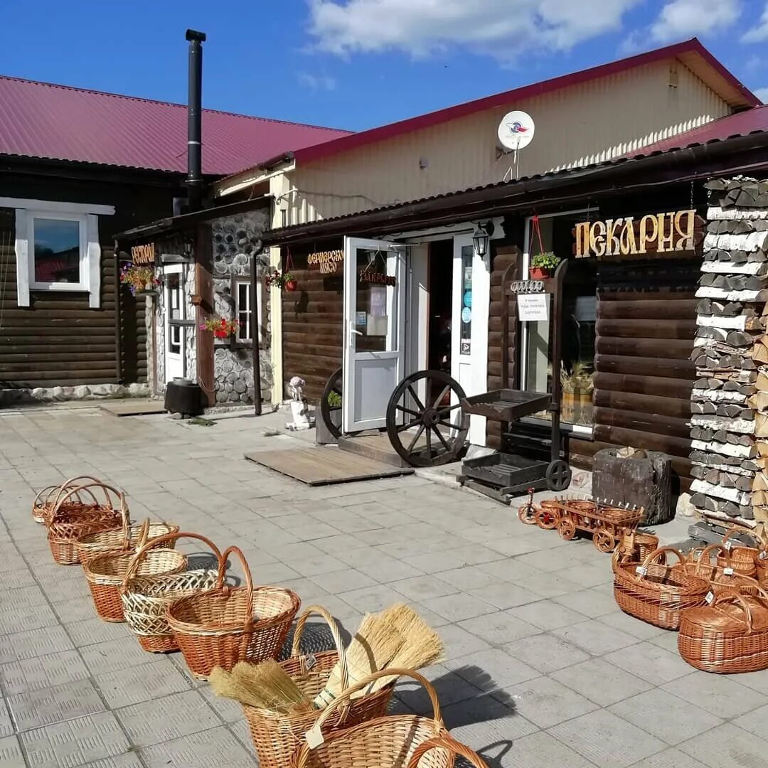 Кафе фермер владикавказ. Комплекс фермерская усадьба карелия. Ресторан фермер владикавказ. Ресторан фермер в доможирово. Кафе фермер.