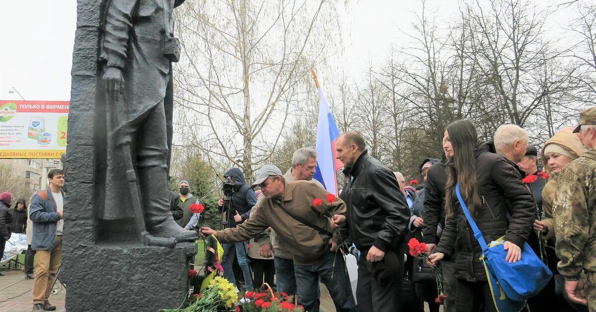 Ликвидатором аварии на Чернобыльской АЭС Железногорск к. Памятник Чернобыль Железногорск Красноярский край. Концерт 36-летию аварии на Чернобыльской АС. Вечер памяти, посвященный 37-летию аварии на Чернобыльской АЭС.