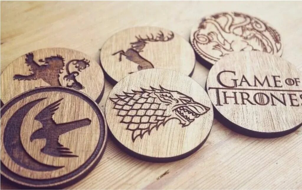 подставка под горячее из фетра. подставка под горячее дракон. подставка под горячее из фанеры. подставка из фанеры. подставка под кружку дракон.