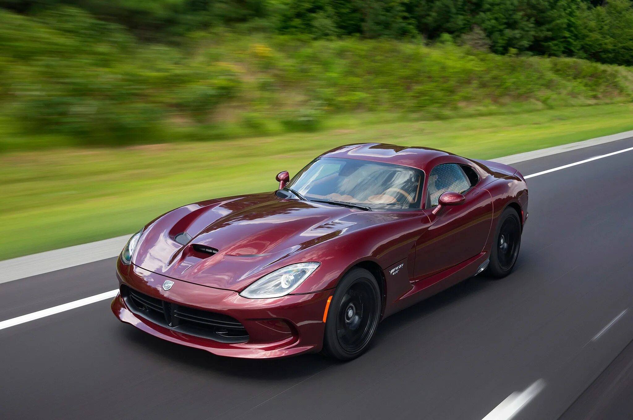 Фото вайбере машины. Додж вайпер гтс. Dodge viper srt 10. Додж вайпер. Ford mustang shelby 2022.