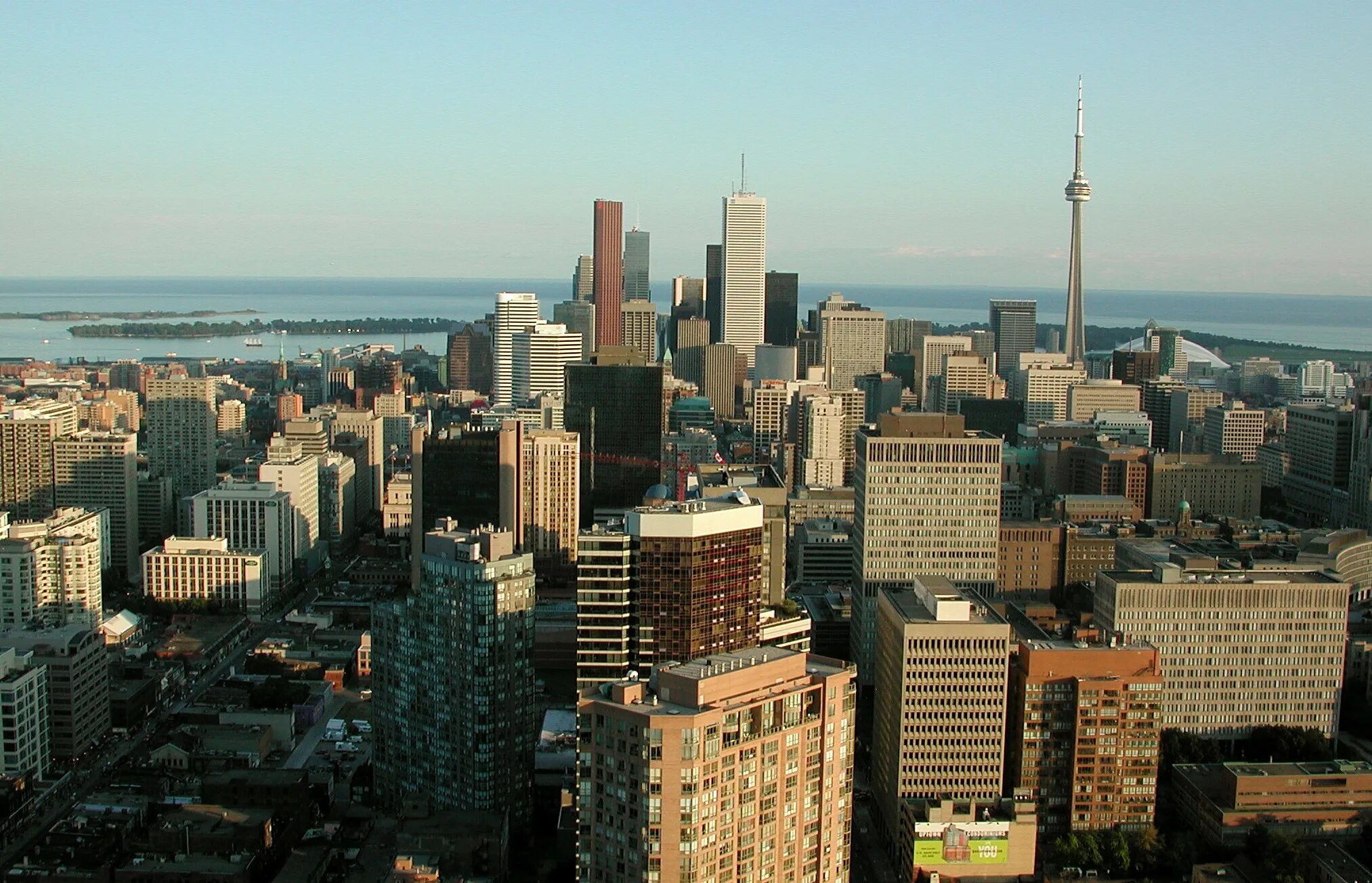 Крупнейший по населению город канады. Торонто Онтарио. Город Торонто Канада. Канада Онтарио пригород. Торонто пригород, провинция Онтарио.