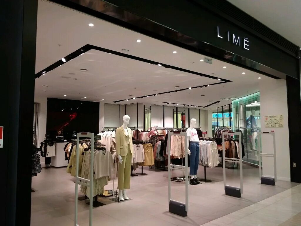 Магазин одежды laim. Одежда Lime 2023. Lime одежда Columbus. Lime макси Сыктывкар. Lime витрина.