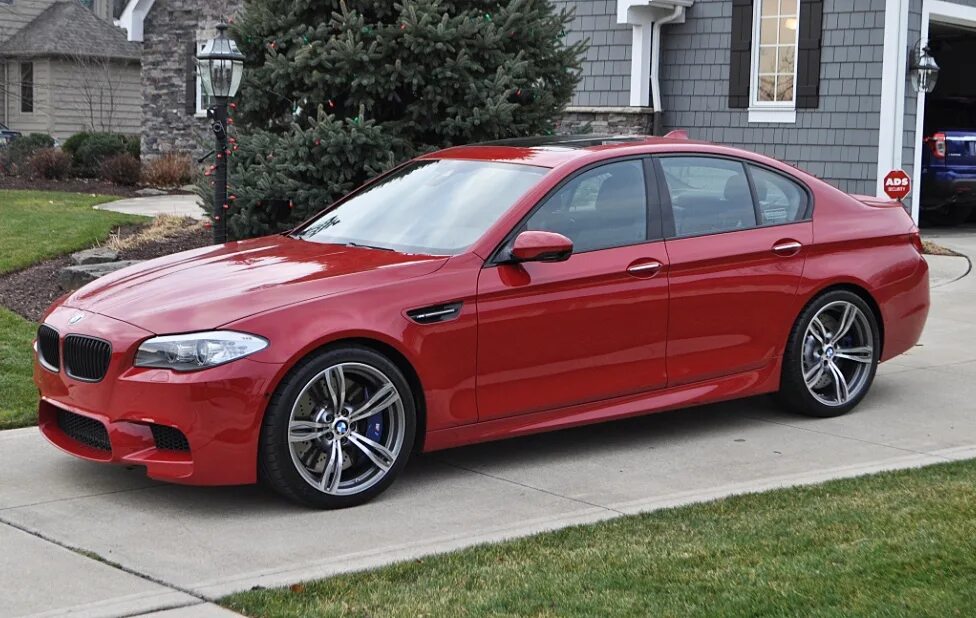 BMW m5 f10 Red. BMW m5 Imola Red. BMW f10 Imola Red. BMW m5 f10 красная. Красная бмв м5