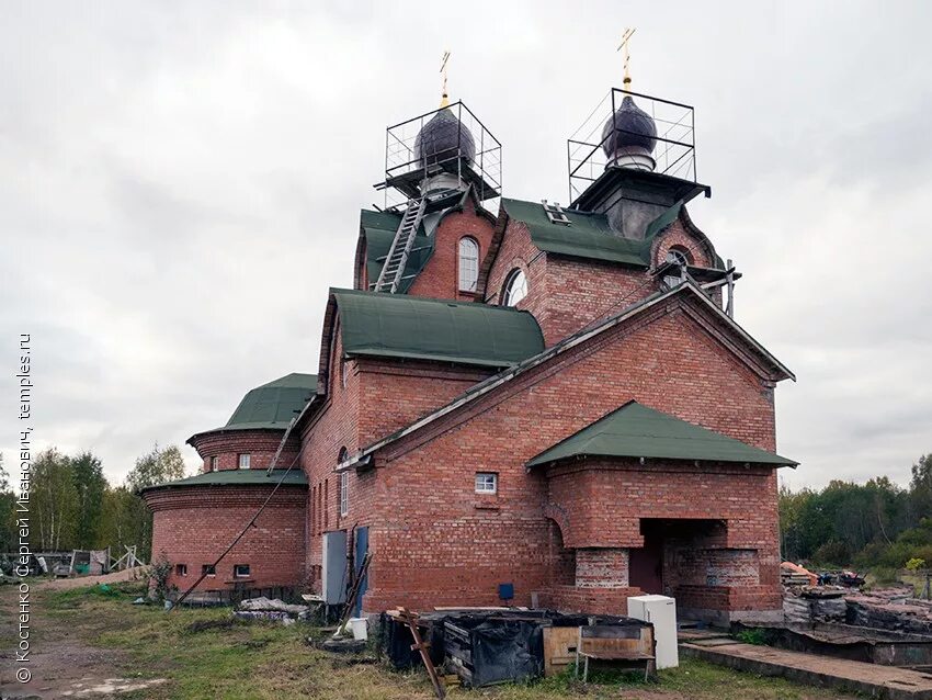 Бабигонское кладбище петергоф церковь. Бельведер луговой парк петергоф. Петергофское городское кладбище. Церковь троицы живоначальной на троицком кладбище петергоф. Городское кладбище в петергофе.